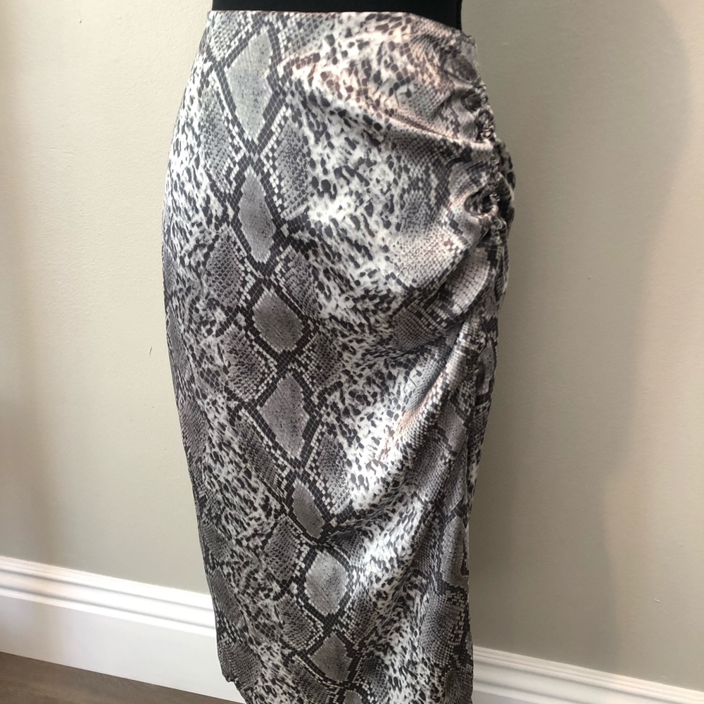 Free Press White & Grey snake print skirt